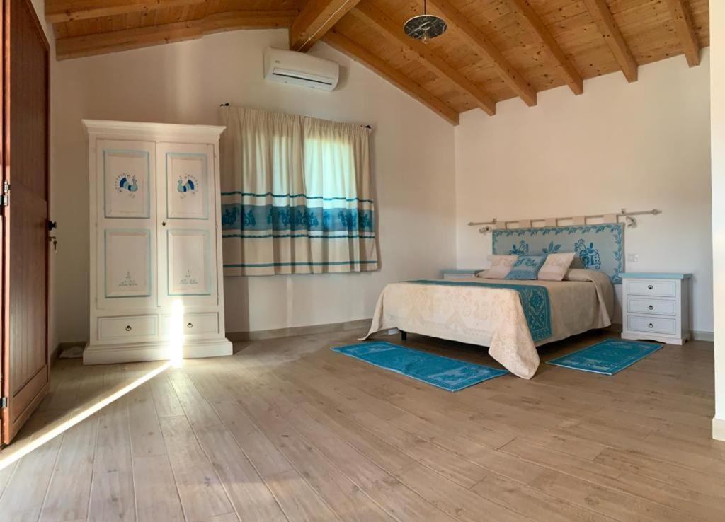 Tenute Venafiorita Loiri Porto San Paolo Exterior photo